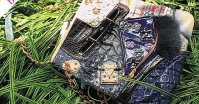 LV TRIBUTE PATCHWORK BAG 2007. What a concept!!!  Most expensive handbags,  Expensive handbags, Most expensive bag