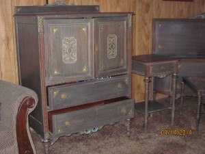 Craigslist San Diego Sells Expensive Antique Furniture