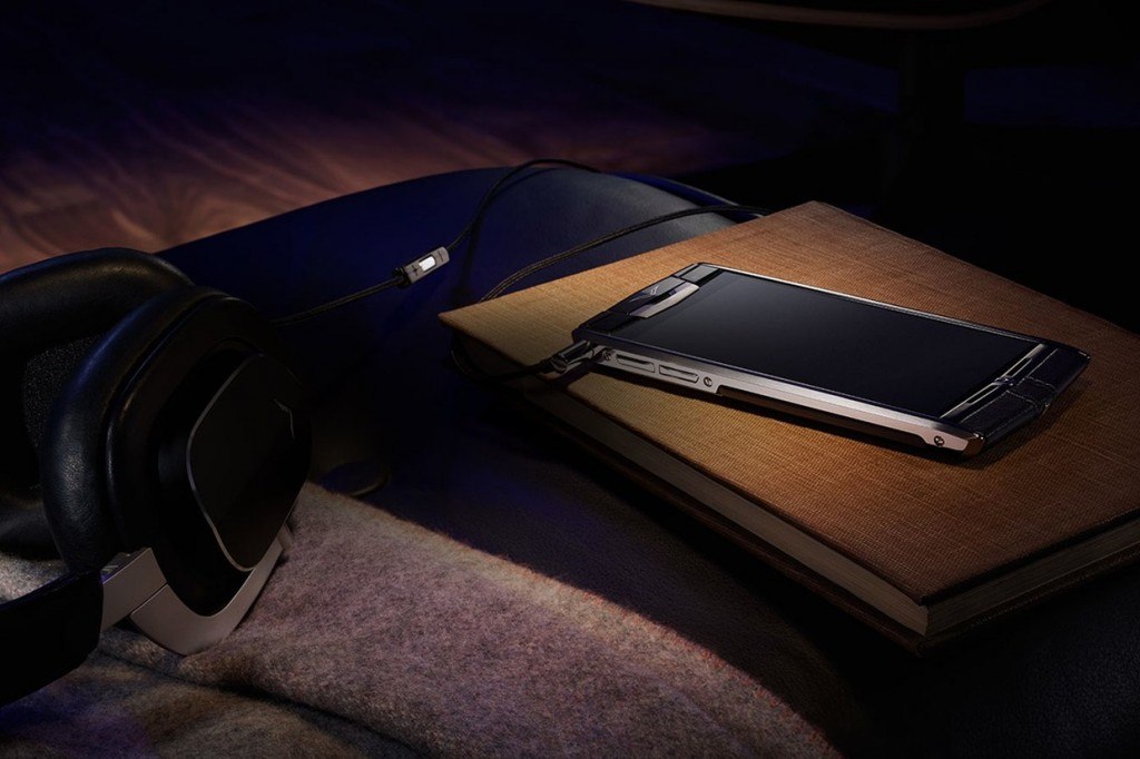 Vertu Signature Touch