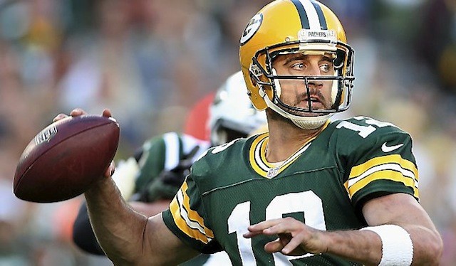 aaron-rodgers-pass