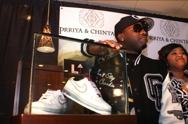 Big Boi with Nike Air Force 1s