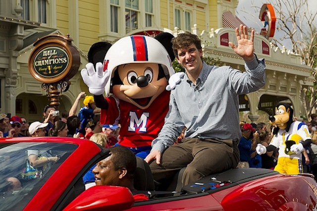 eli-manning-disneyland