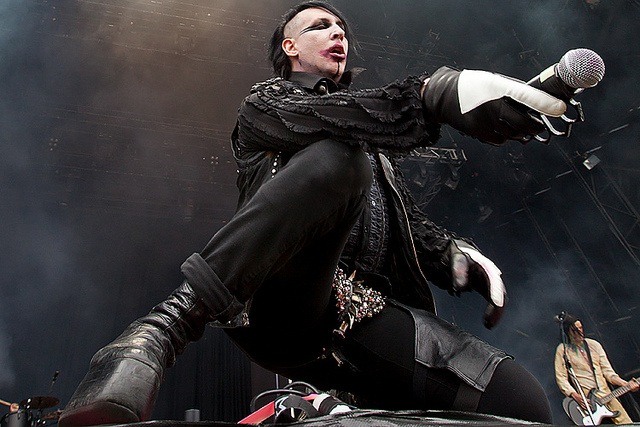 marilyn-manson-stage