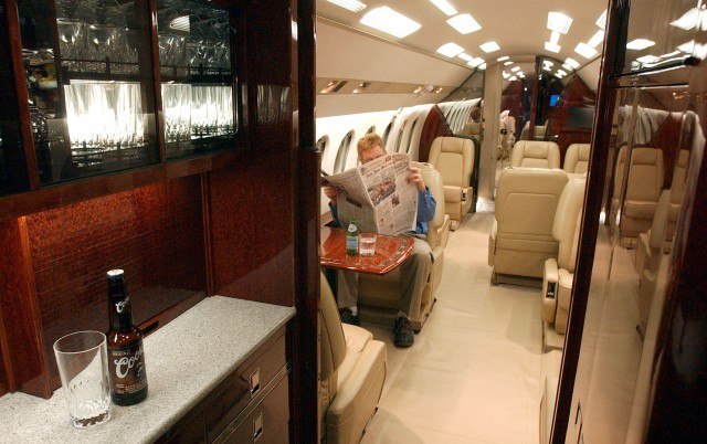 Private Jet Features