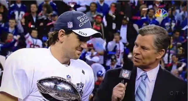 eli-manning-super-bowl-trophy