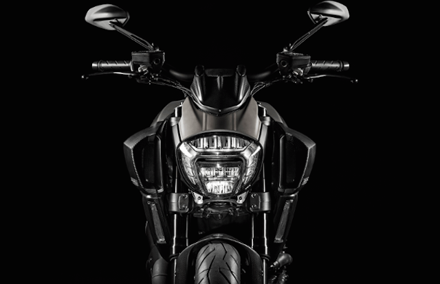 Ducati Diavel Titanium 3