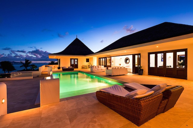 Le Blue Anguilla 8