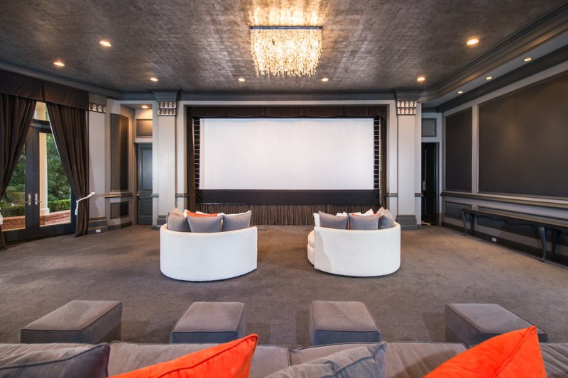 Max_Azria_Maison_du_Soleil_hometheater-800x533