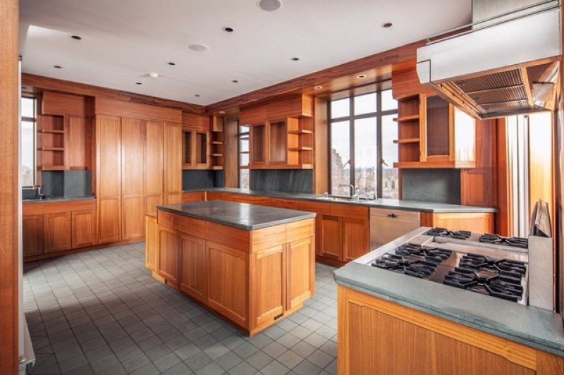 demi_moore_central_park_triplex_mansion_kitchen-800x532