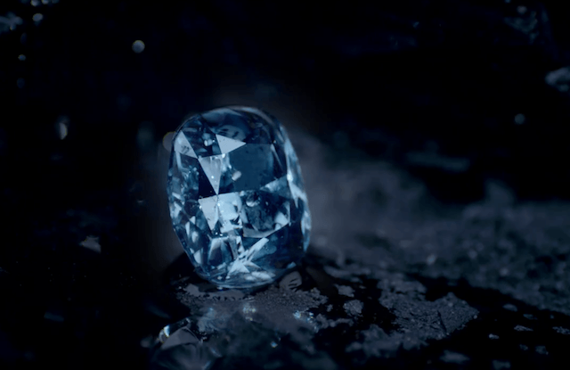 The Blue Moon Diamond Is Estimated to Fetch $55 million at auction