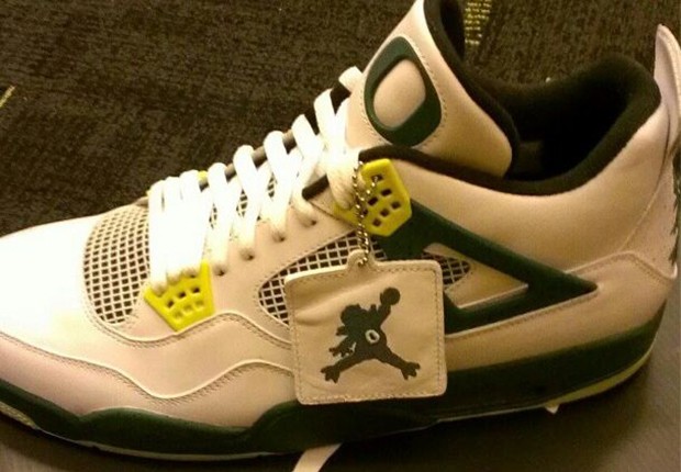 Air Jordan 4 Oregon Ducks PE