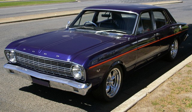 1966_Ford_XR_Falcon_(front_view)