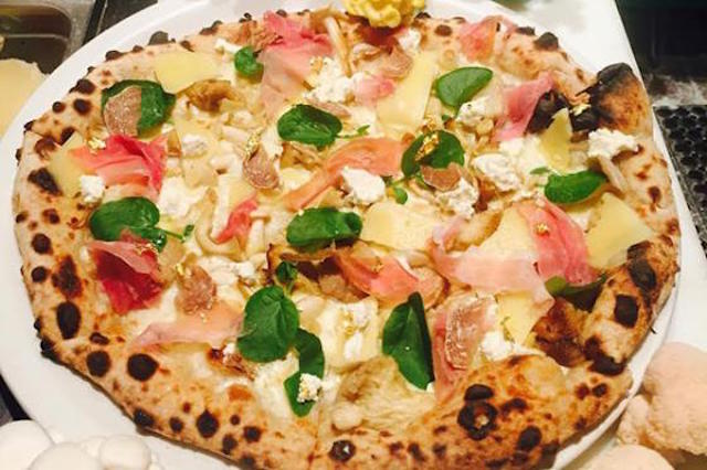 $100 Super Gold Pizza Tony's Pizza Napoletana