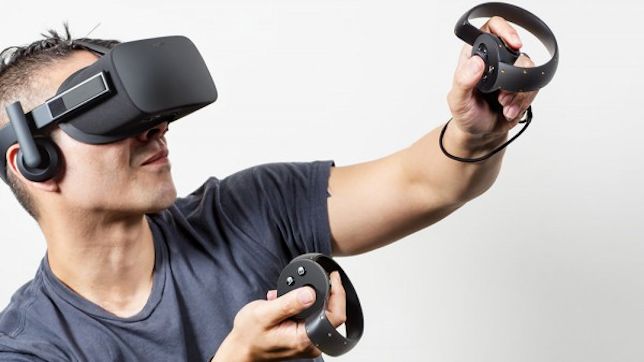 man using the oculus rift