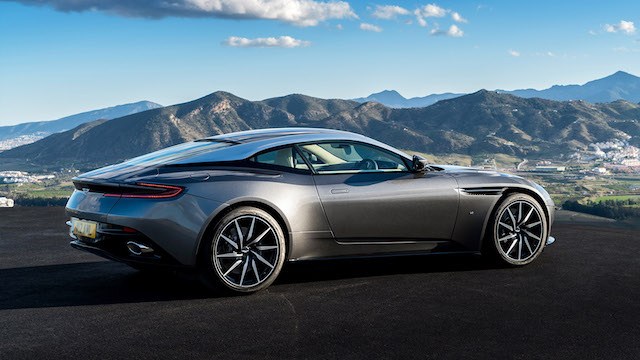 Aston Martin DB11 3