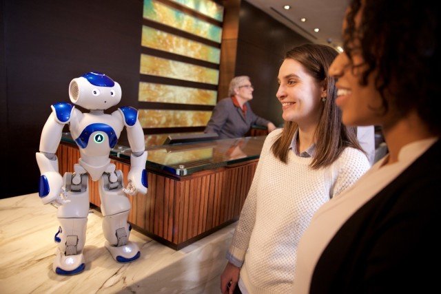 Hilton-and-IBM-Unveil-Robot-Concierge-22Connie22