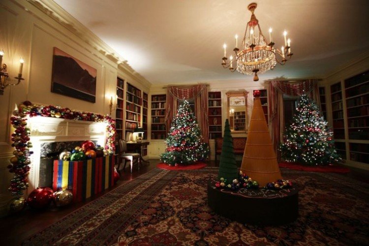 obama_White_House_Christmas-800x533