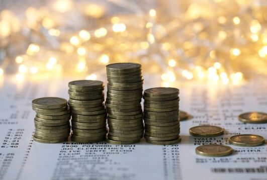 10 Simple Ways to Make Your Spare Change Work - Worthly