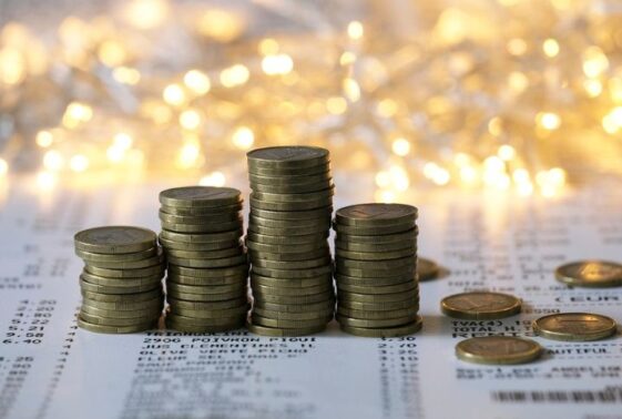 10 Simple Ways to Make Your Spare Change Work - Worthly