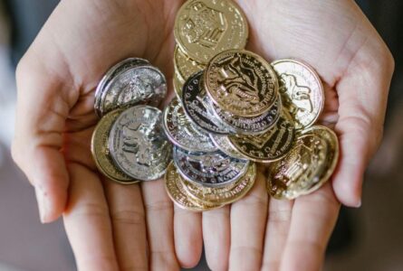 10 Simple Ways to Make Your Spare Change Work - Worthly