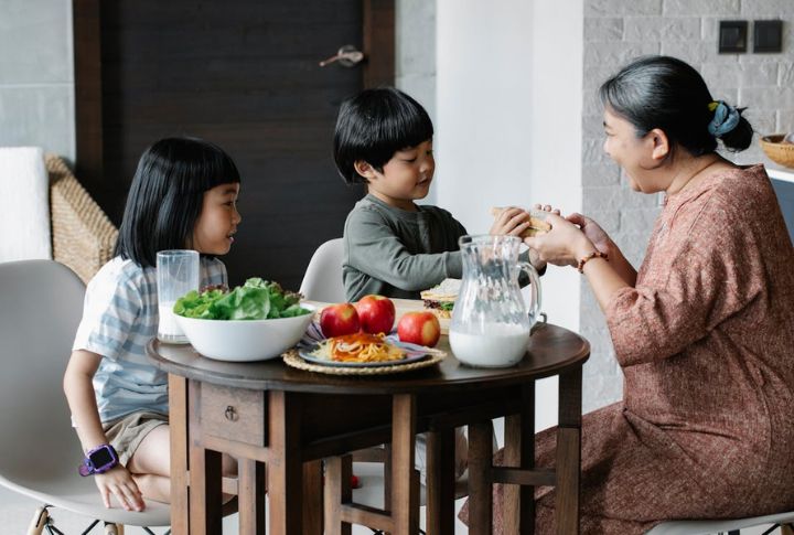 20 Strange Childhood Rules That Ended Up Teaching Lifelong Lessons