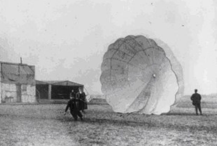 Missouri Hosts A Parachute Jump From A Plane