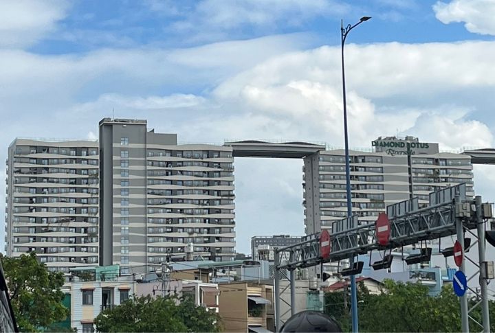 Lotus Riverside Apartment, China