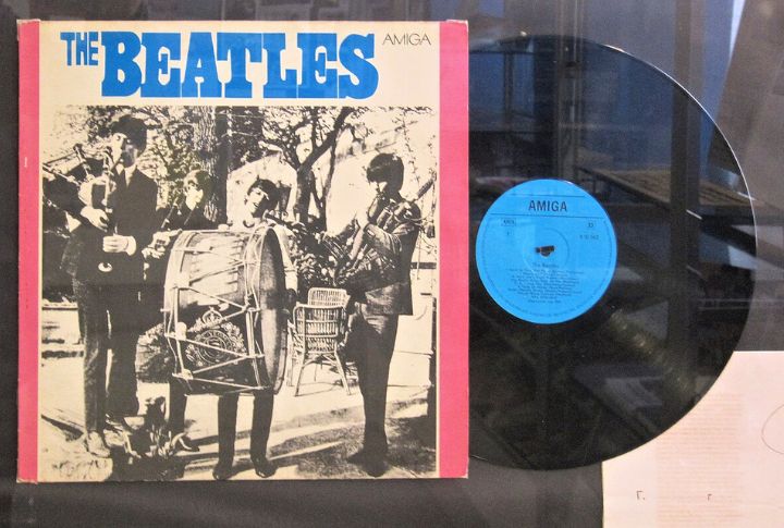 Record Players In Bedrooms