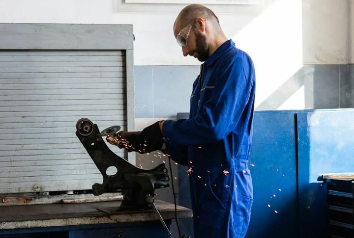 Indiana: Auto Worker Wages Level Off