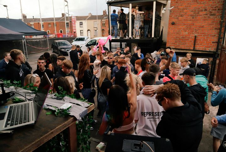 Expecting Guests To Stay Longer Than Planned