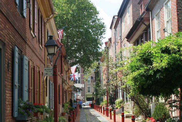 Philadelphia: History, Arts, And Urban Renewal