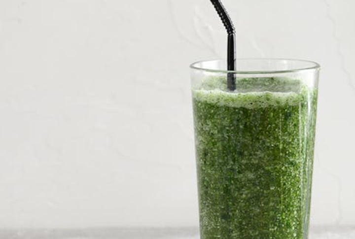 Coconut Kale Smoothie With Ginger And Mint