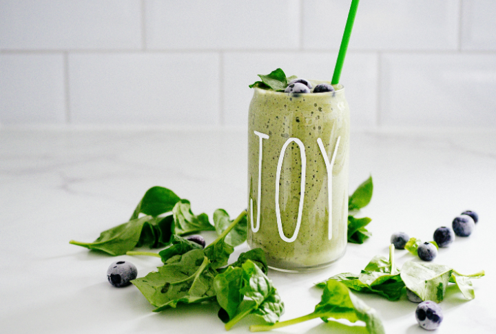 Blueberry Spinach Protein Smoothie