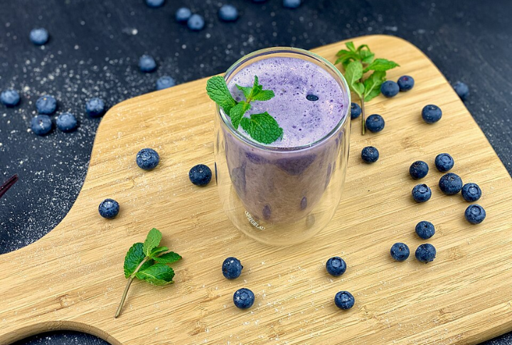 Anti-Inflammatory Lemon Blueberry Smoothie