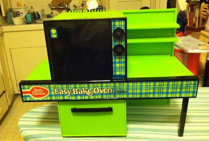 Easy-Bake Oven