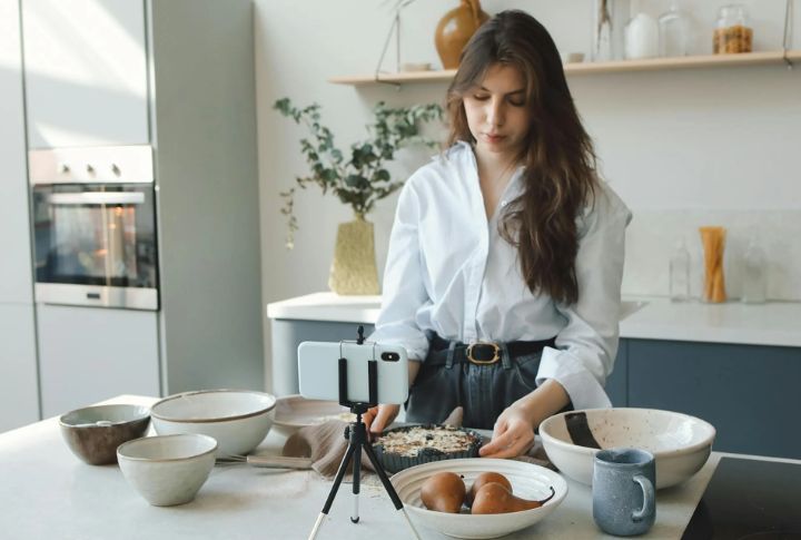 Southern Women Are All Housewives