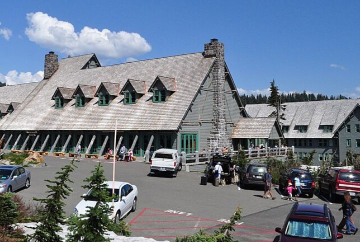 Mount Rainier Paradise Inn: Mount Rainier National Park, Washington
