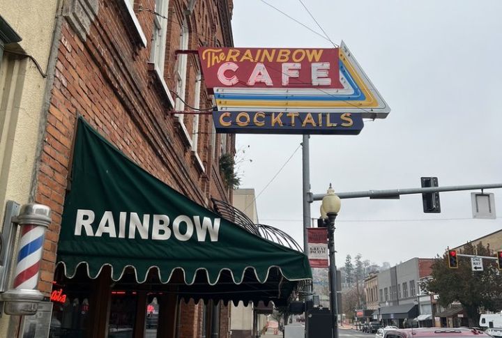 Rainbow Cafe: Oregon’s Oldest Bar Still Buzzes