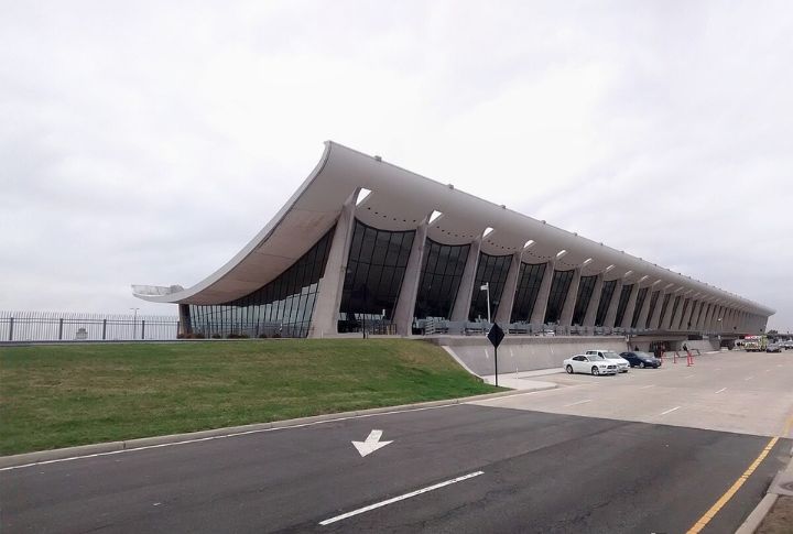 Washington Dulles International Airport (IAD), Dulles, VA