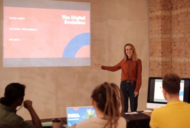 Using An Overhead Projector