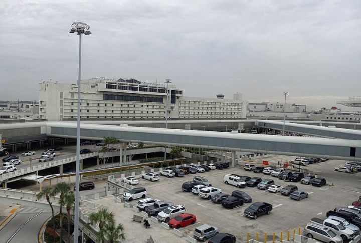 Miami International Airport (MIA), Miami, FL