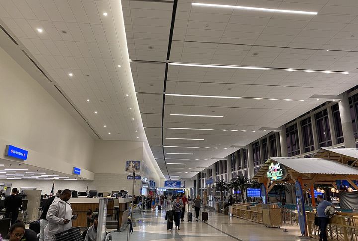 Fort Lauderdale-Hollywood International Airport (FLL), Fort Lauderdale, FL