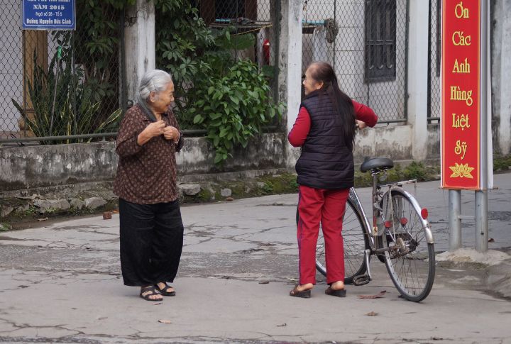 Social Circles Shrink Over Time