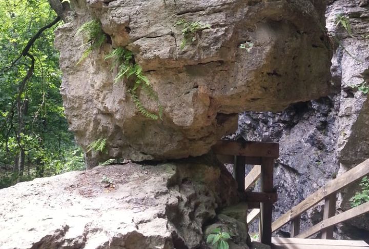Balanced Rock Cave