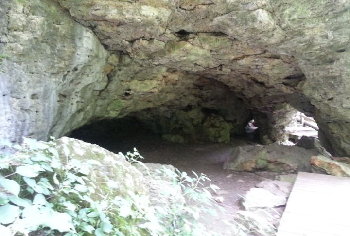 Twin Arch Cave