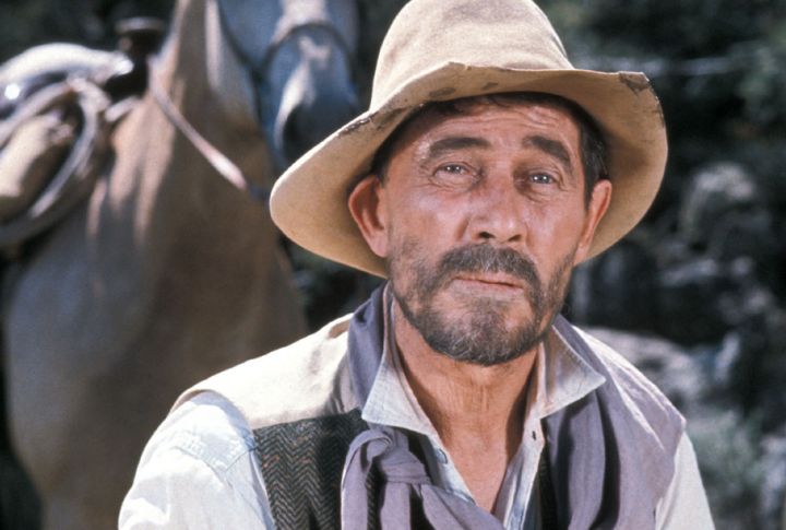 10 Little-Known Facts About “The Gunsmoke" Cast That Deserve The Spotlight