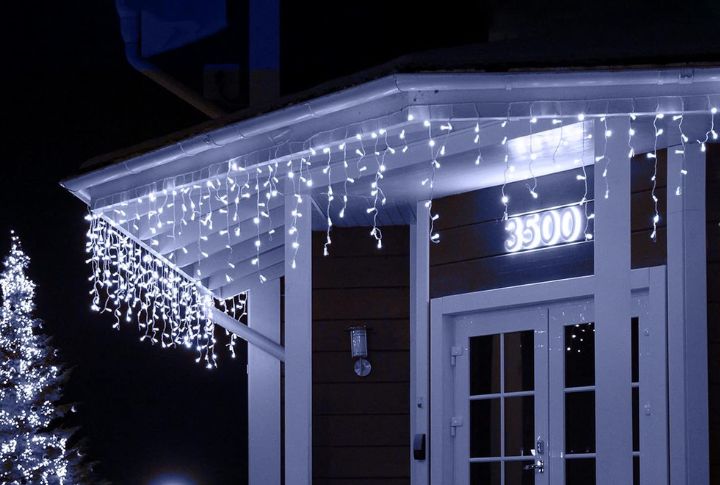 Automate Holiday Lights For Instant Festive Cheer