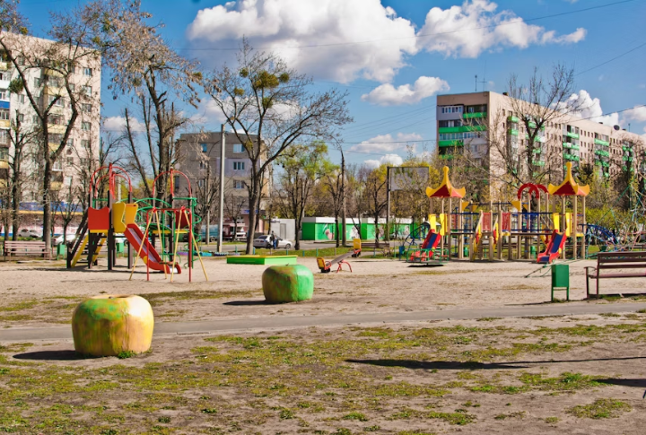 Playing On Metal Playgrounds In 100-Degree Heat